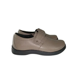 Apex Womens Comfort Shoes Taupe Faux Leather Hook & Loop Slip Resistant Size 7.5